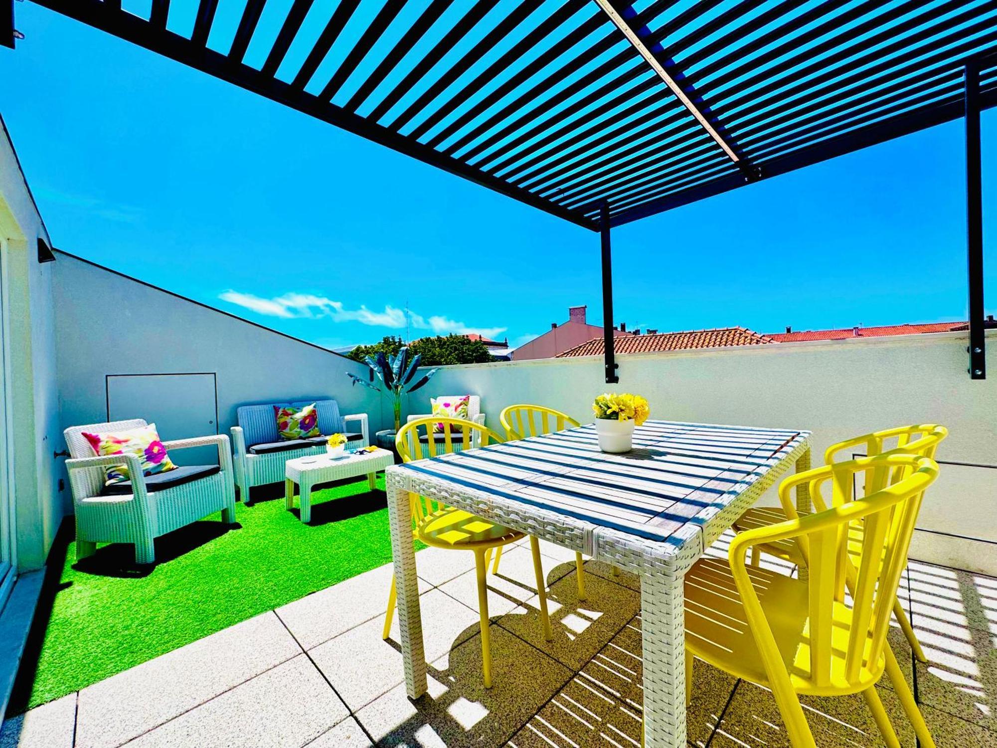 Central Tiled Apartment Aveiro Exterior photo